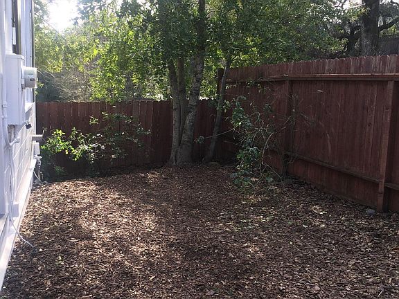 4th image of 14023 Arnold Dr