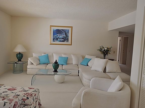 3rd image of 37810 S Silverwood Dr