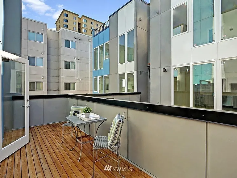 1539 14th Ave S #A — Photo 4