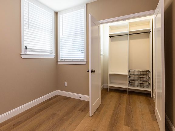 3rd image of 319 24th St APT 1