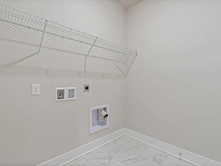 14778 Greenleaf Dr — Photo 2