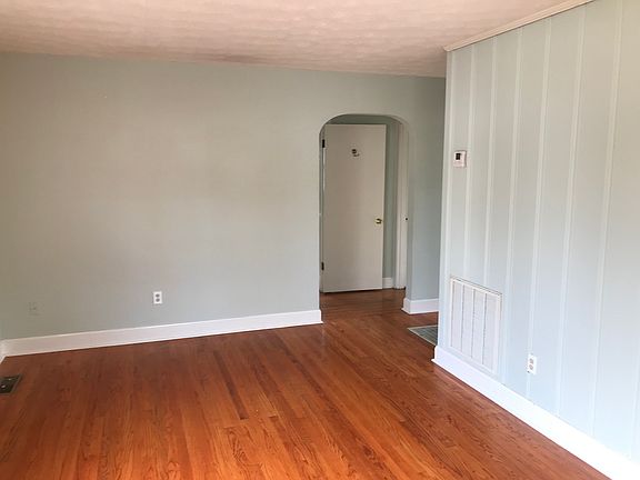 2nd image of 1311 Cabell Dr