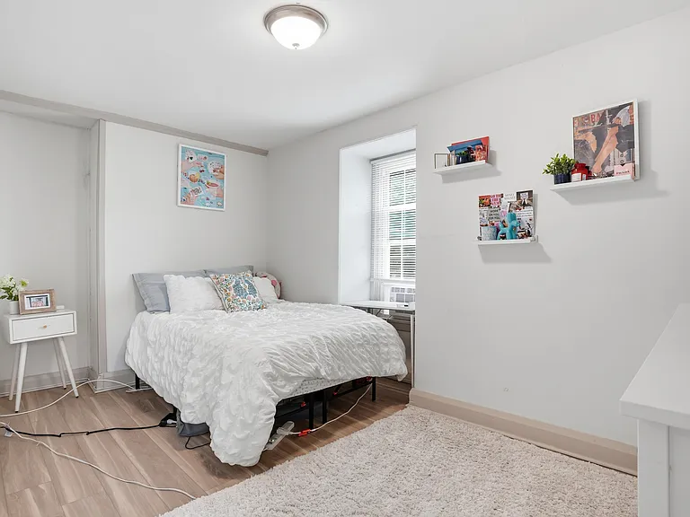 100 Potter St #6 — Photo 11