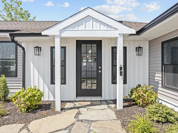 17 Shore Ave, Lakeville, MA 02347