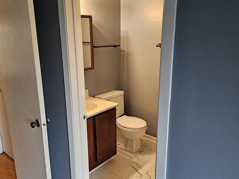 Waters Edge Dr — Photo 3