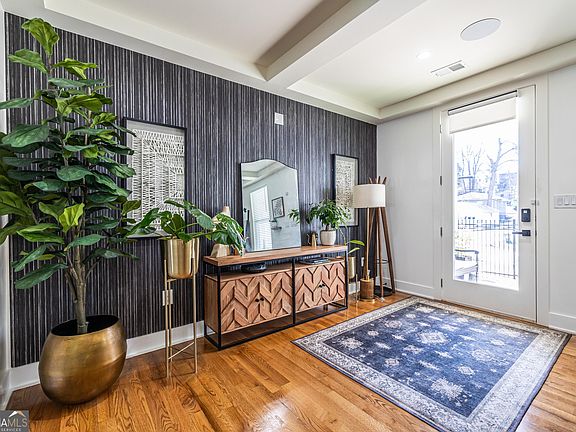 3rd image of 969 Parsons St SW