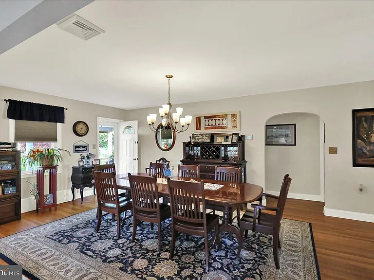 41 W College Ave — Photo 10