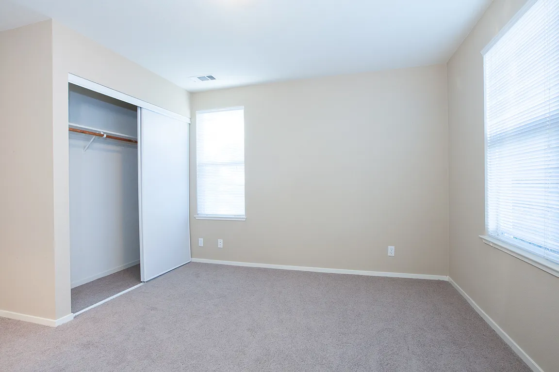Acorn Court — Photo 4
