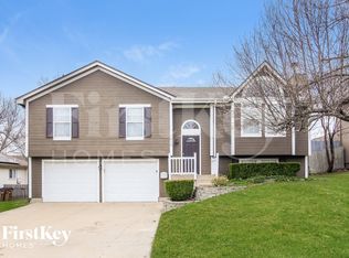 1610 Stasi Ave, Raymore, MO 64083