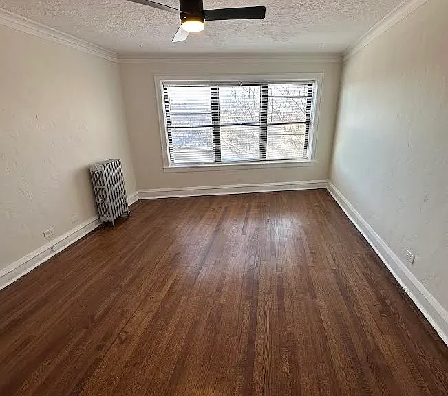 5509 N Lincoln Ave — Photo 1