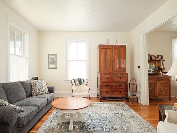 5th image of 846 George St N