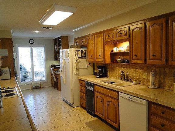 5th image of 2308 Hermitage Ct
