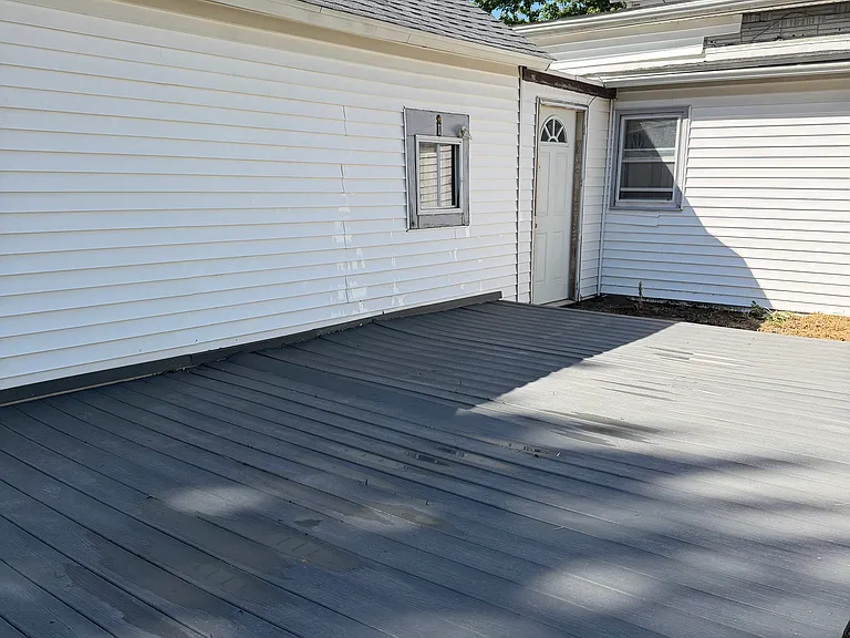702 Monroe St — Photo 3