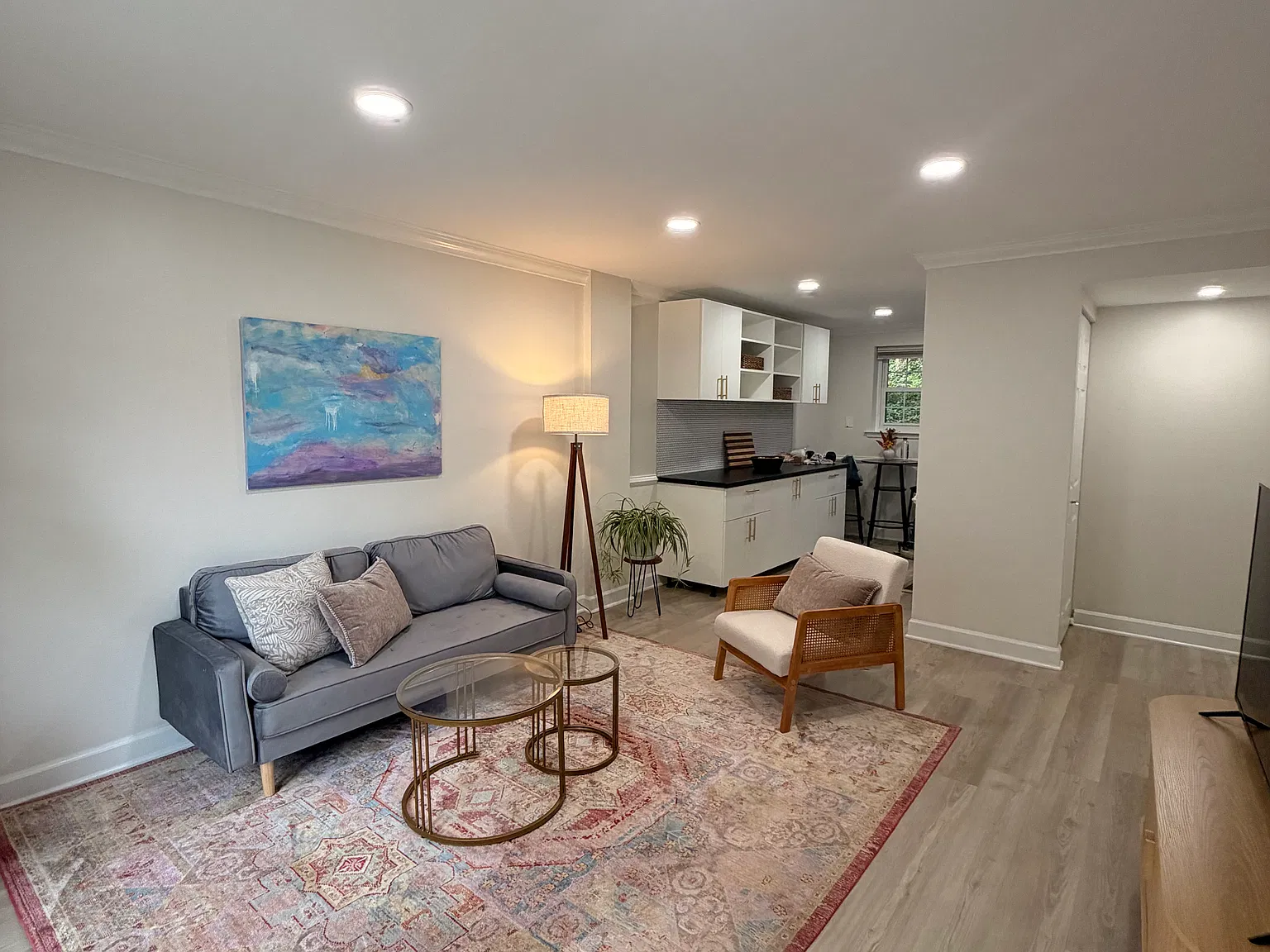 2 bed, 810 sqft, $2,600 — Photo 2