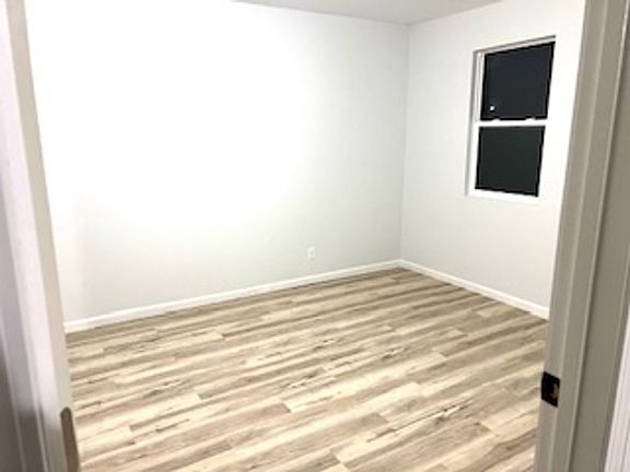 4th image of 1315 Pershing Dr