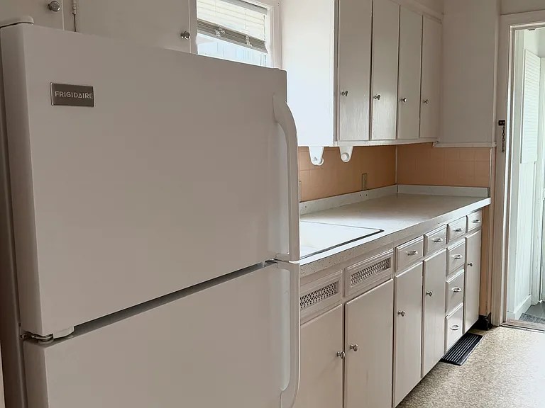 96 Bay St #1 — Photo 13