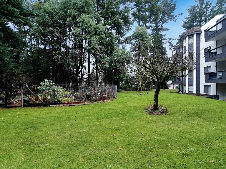 6597 Applecross Rd — Photo 32