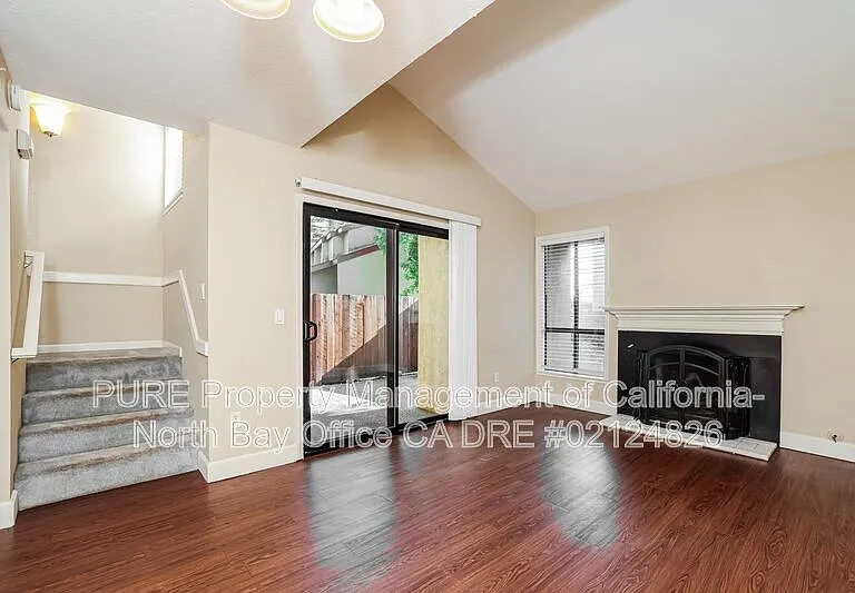 42 Redwood Ct — Photo 8