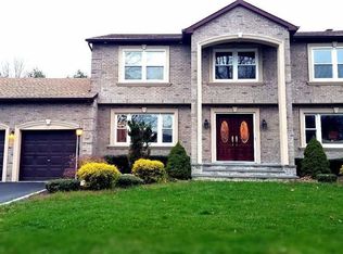 54 Rockwell Cir, Marlboro, NJ 07746