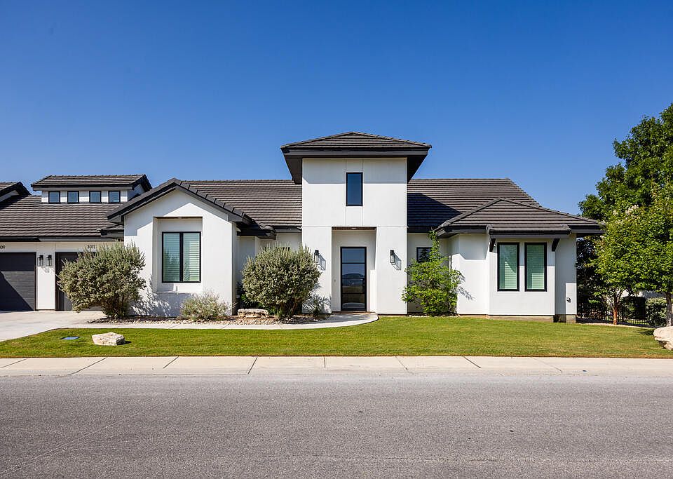 1st image of 3011 Club House Rd