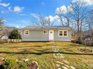 29 Alexander St, Black Mountain, NC 28711