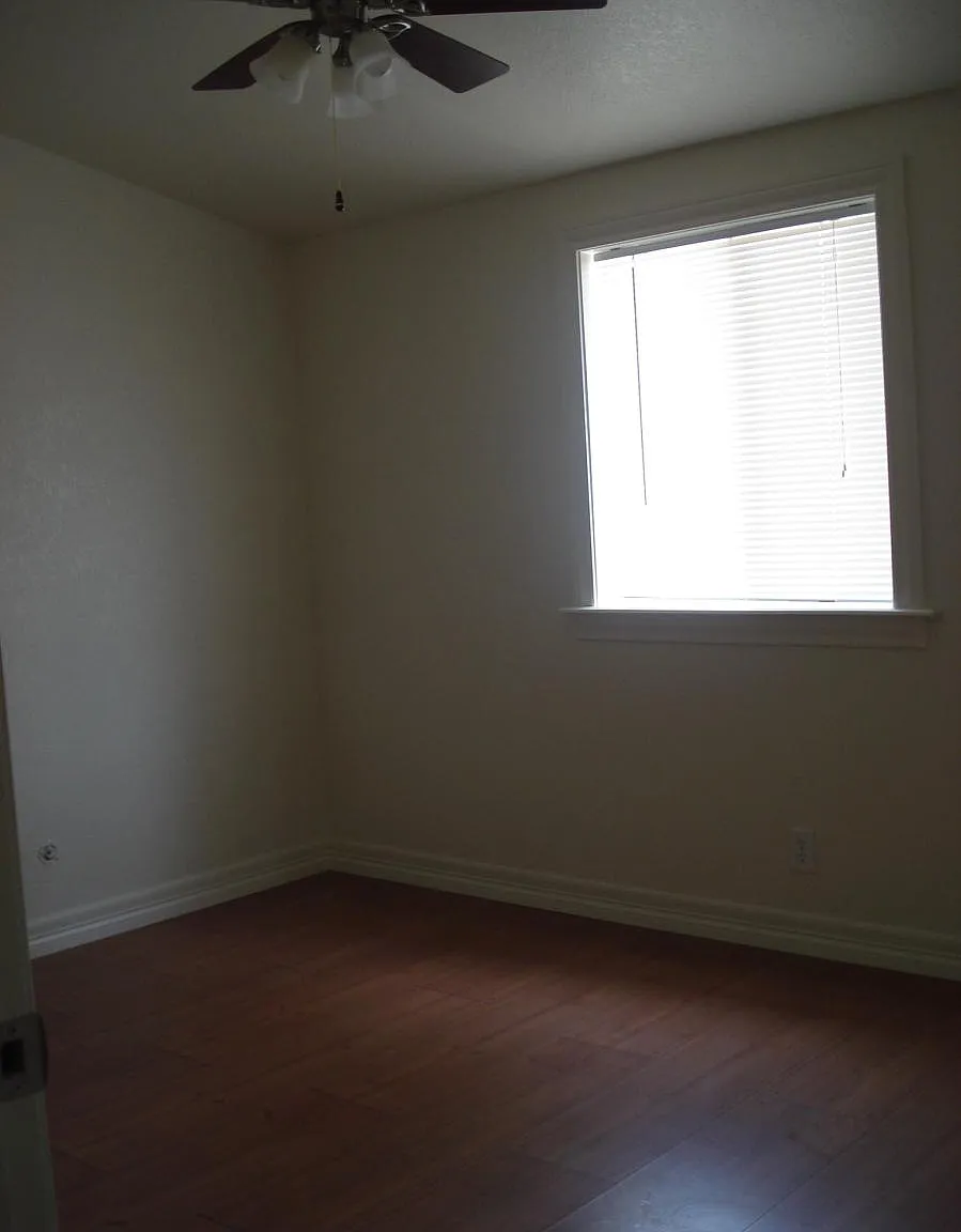 3 bed, 1338 sqft, $1,400 — Photo 2