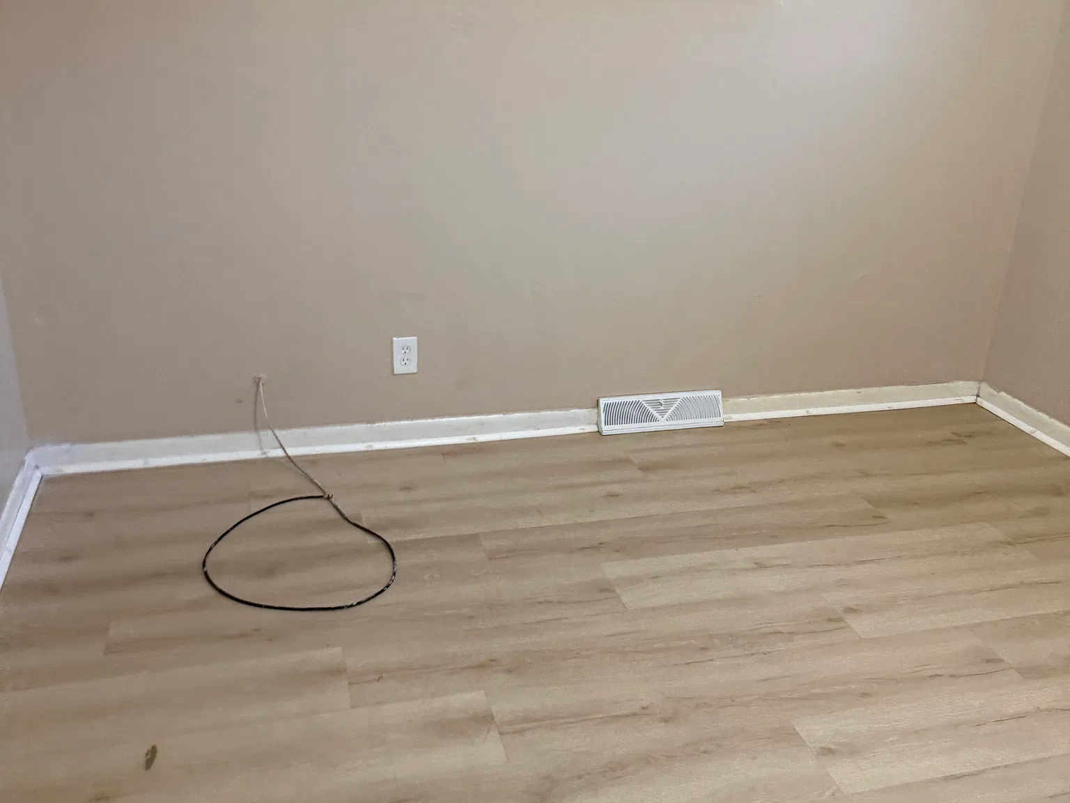 3 bed, $1,800 — Photo 2