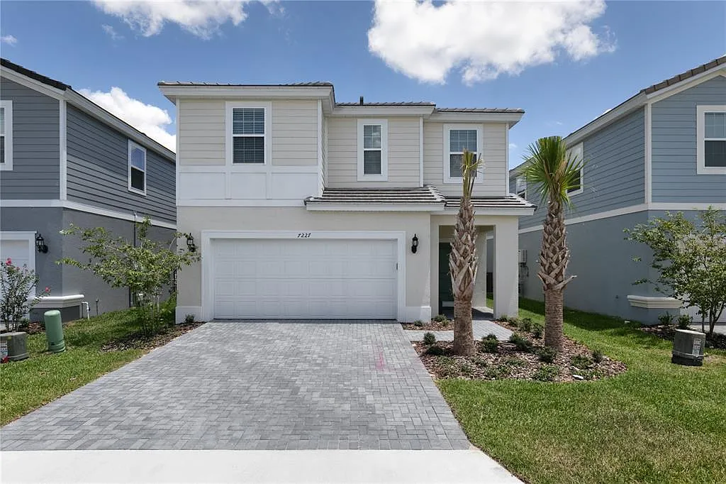 7 bed, 5.5 bath, 3281 sqft, $3,700 — Photo 1