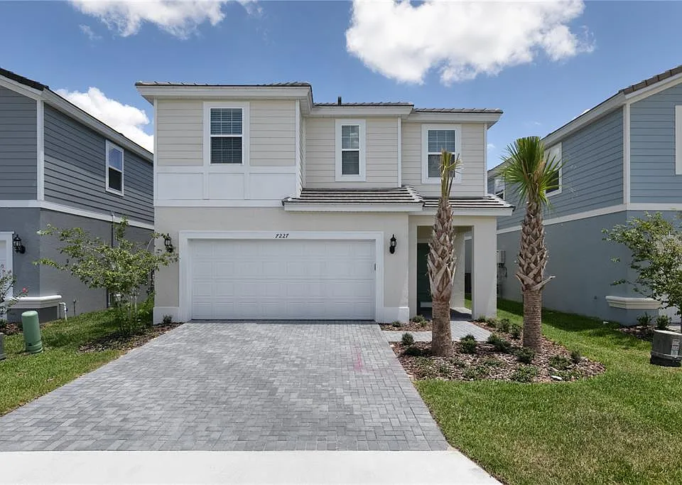 7227 Oakmoss Loop