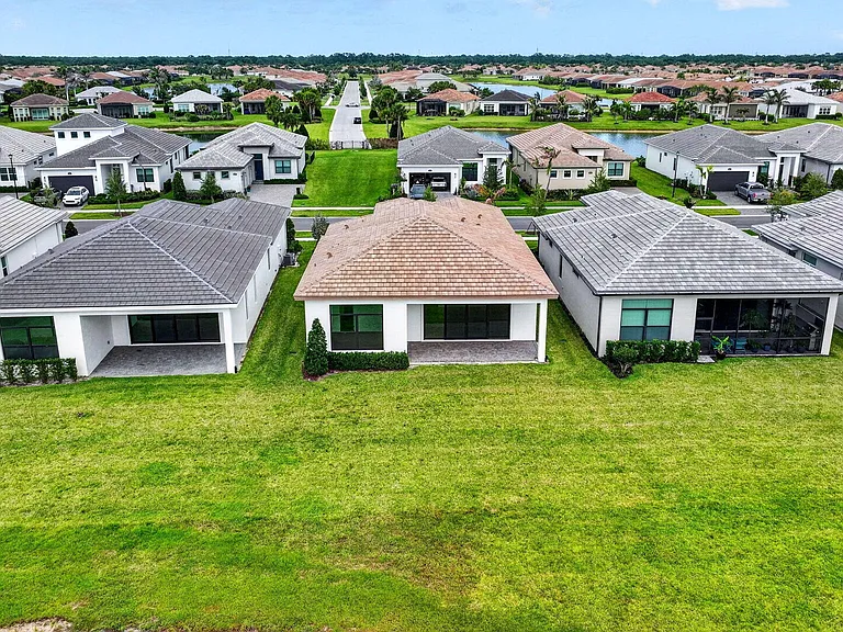 11344 SW Pietra Way — Photo 57
