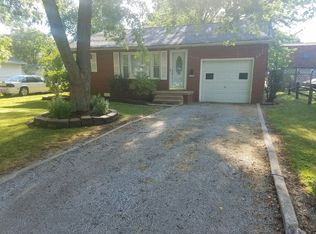 1600 N Jackson St, Litchfield, IL 62056