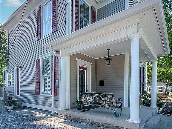 3rd image of 325 Ewing St
