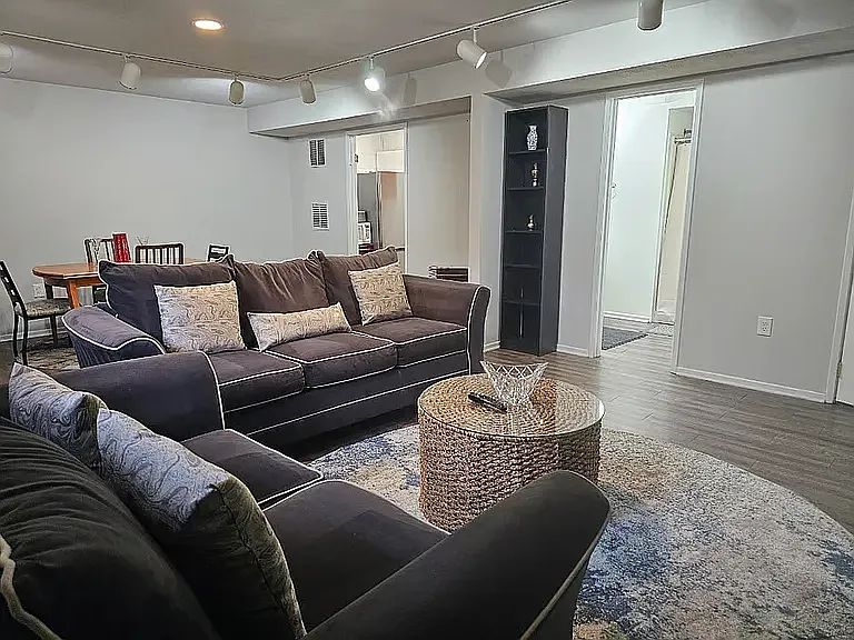 1217 Edgevale Rd