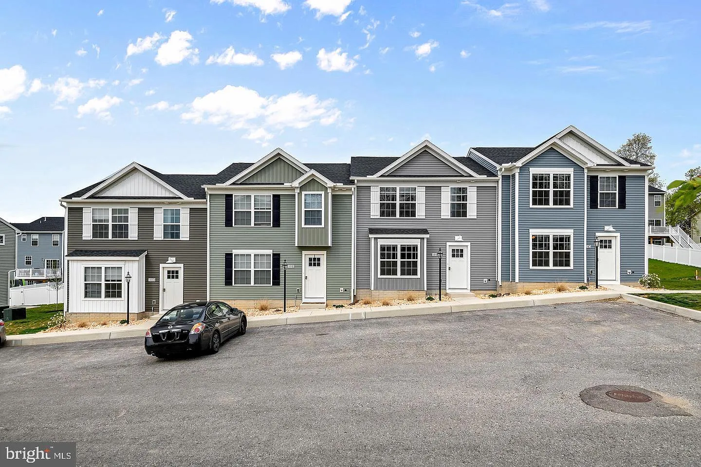 3 bed, 2.5 bath, 1252 sqft, $1,875 — Photo 1