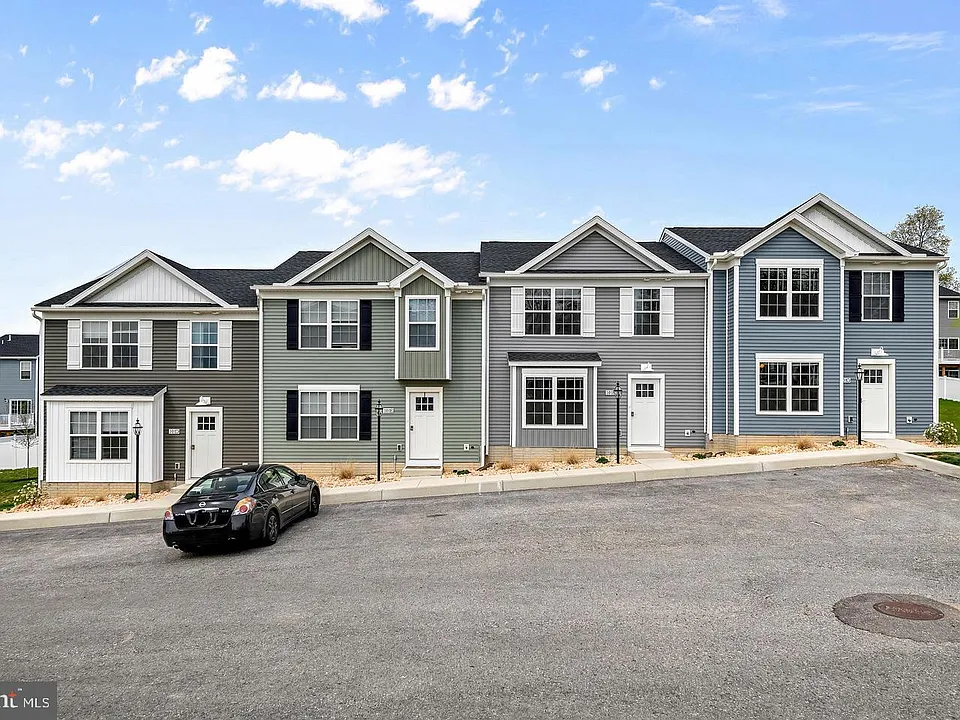 213 Sienna Lane Red