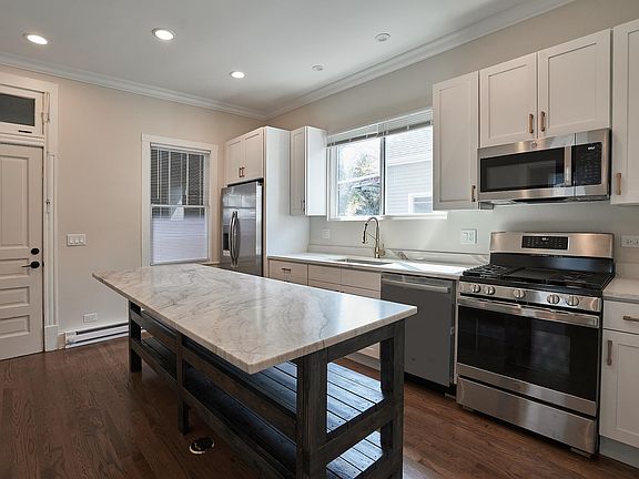 5th image of 1649 N Richmond St #2