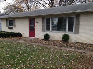 745 W Spring St, South Elgin, IL 60177