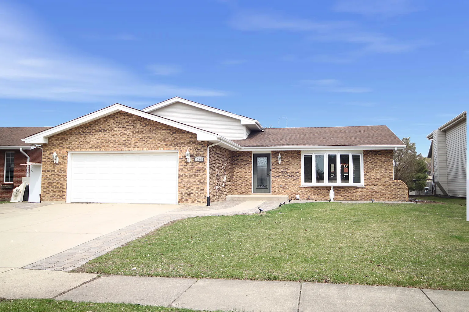 1209 N Anvil Ct photo 1