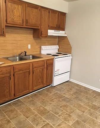 2nd image of 2999 E 5th St #46