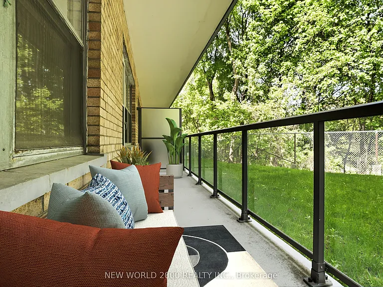 49 Glen Elm Ave #102 — Photo 10