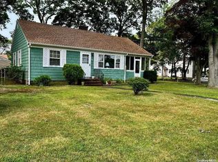 73 Washington Ave, Port Jefferson Station, NY 11776