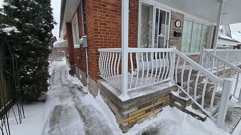 Toronto House for rent - 4 Bedrooms — photo 18