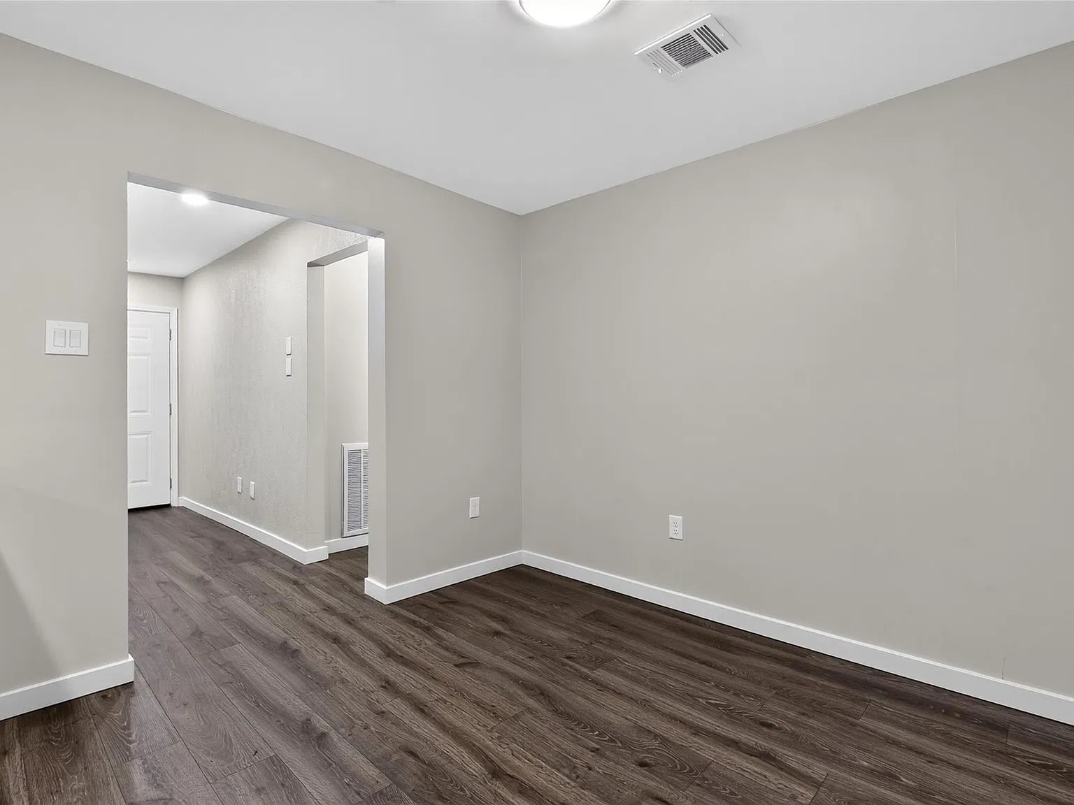 3 bed, 2.0 bath, 1588 sqft, $1,700 — Photo 4