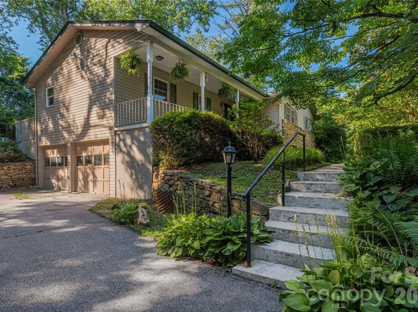 142 Whisperwood Dr #19, Hendersonville, NC 28791