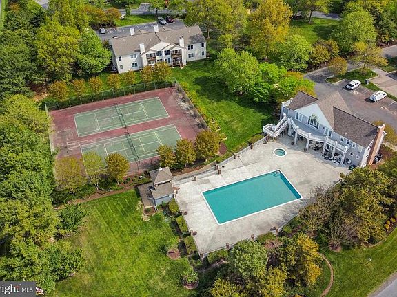 3rd image of 907 Auckland Way