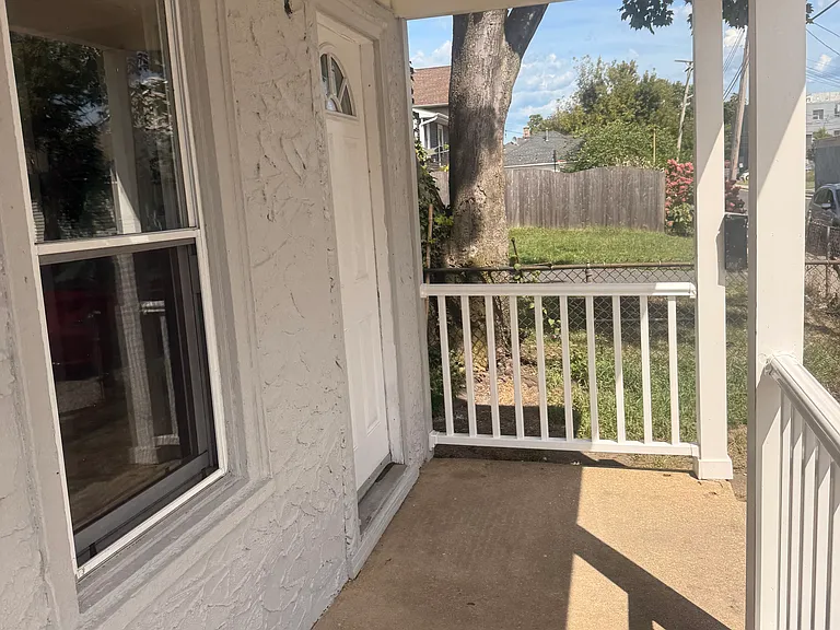 21 Avenue A — Photo 45