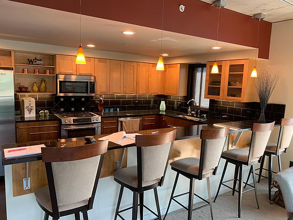 Breakfast Bar, Informal Dining