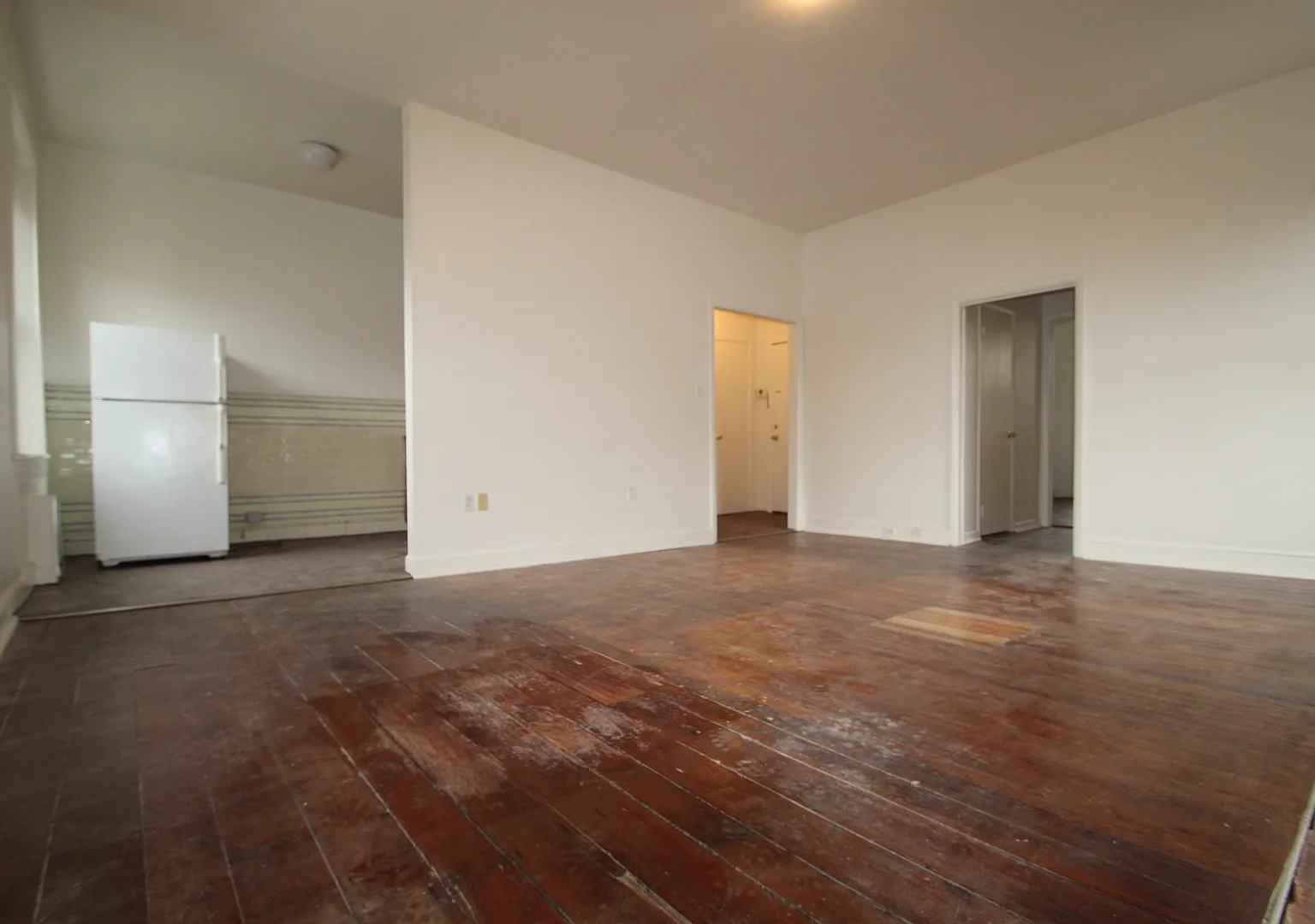 214 W. Monument St — Photo 4