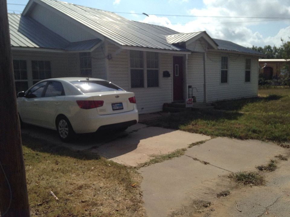 2nd image of 300 Texas St
