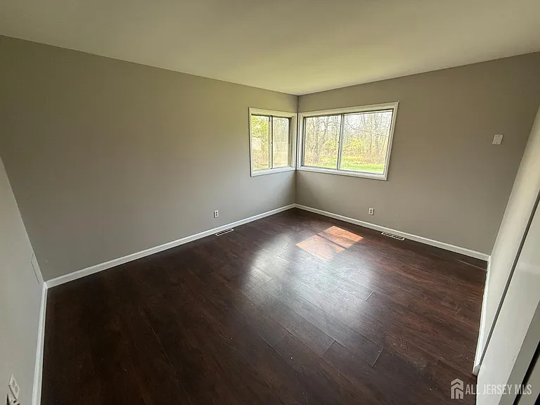 8 Poe Ct — Photo 13
